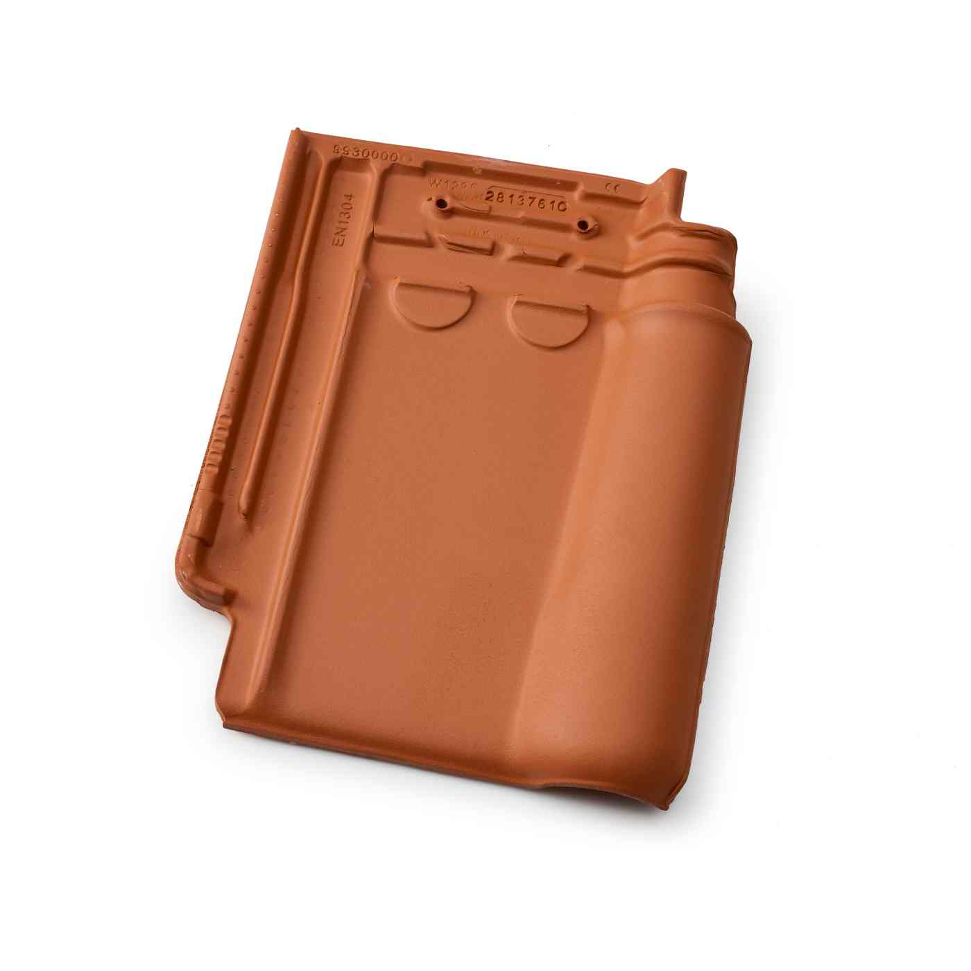 Single product shot of a Stormpan 993 Natuurrood roof tile