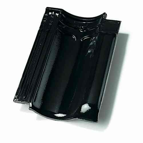 Single product shot of a Vlaamse Pan 401 Zwart Geglazuurd roof tile