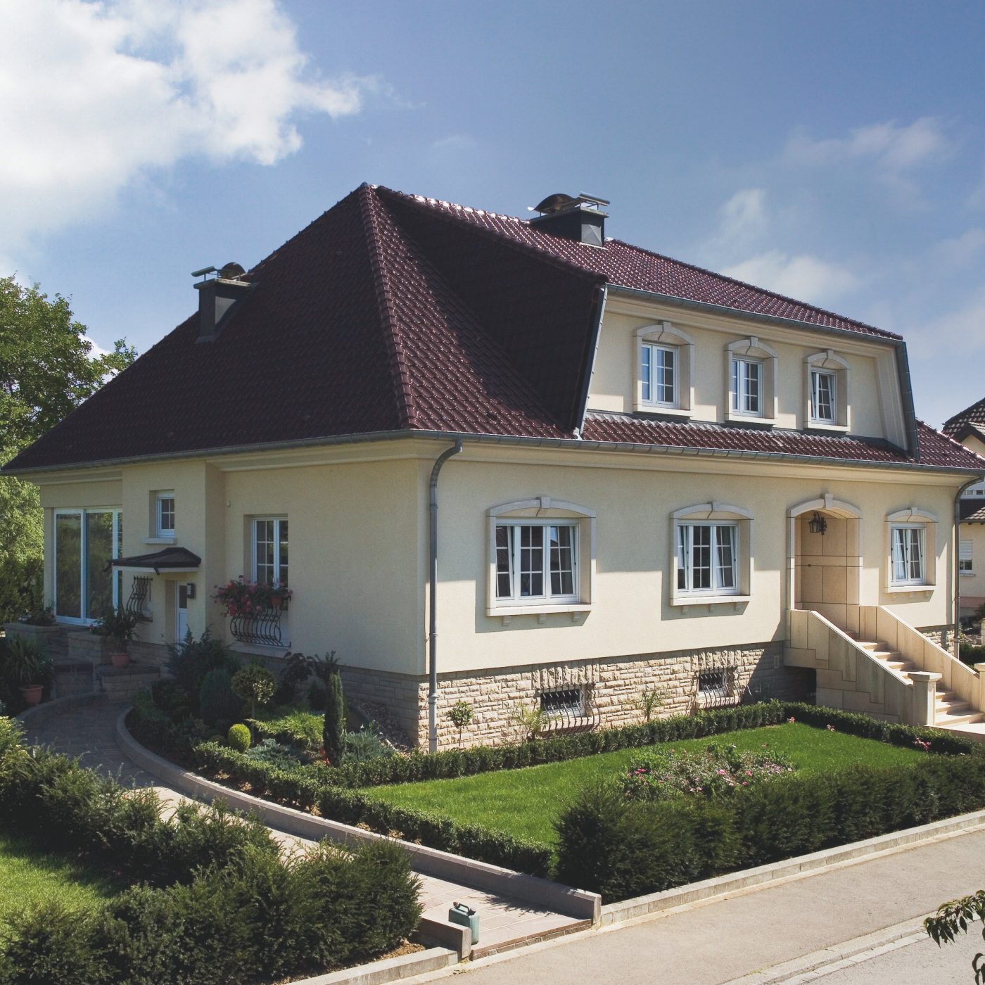 Reference photo new construction single family in Bescharage