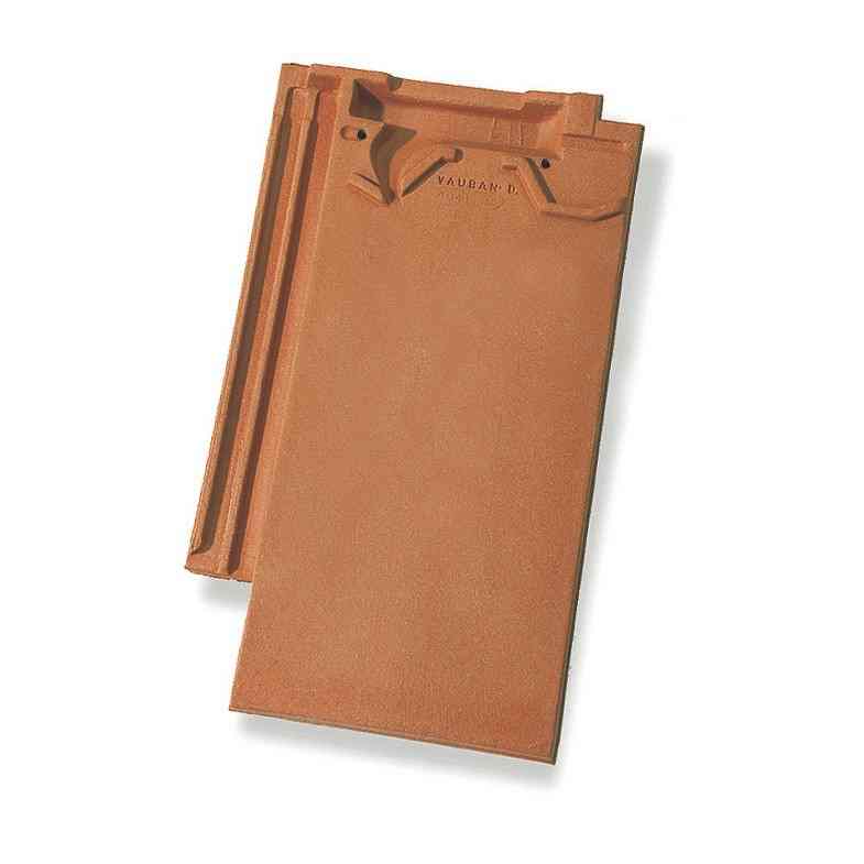 Single product shot of a Vauban natuurrood roof tile